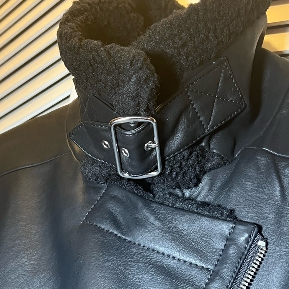 Hollister Vegan Leather Jacket - Picture 4 of 8